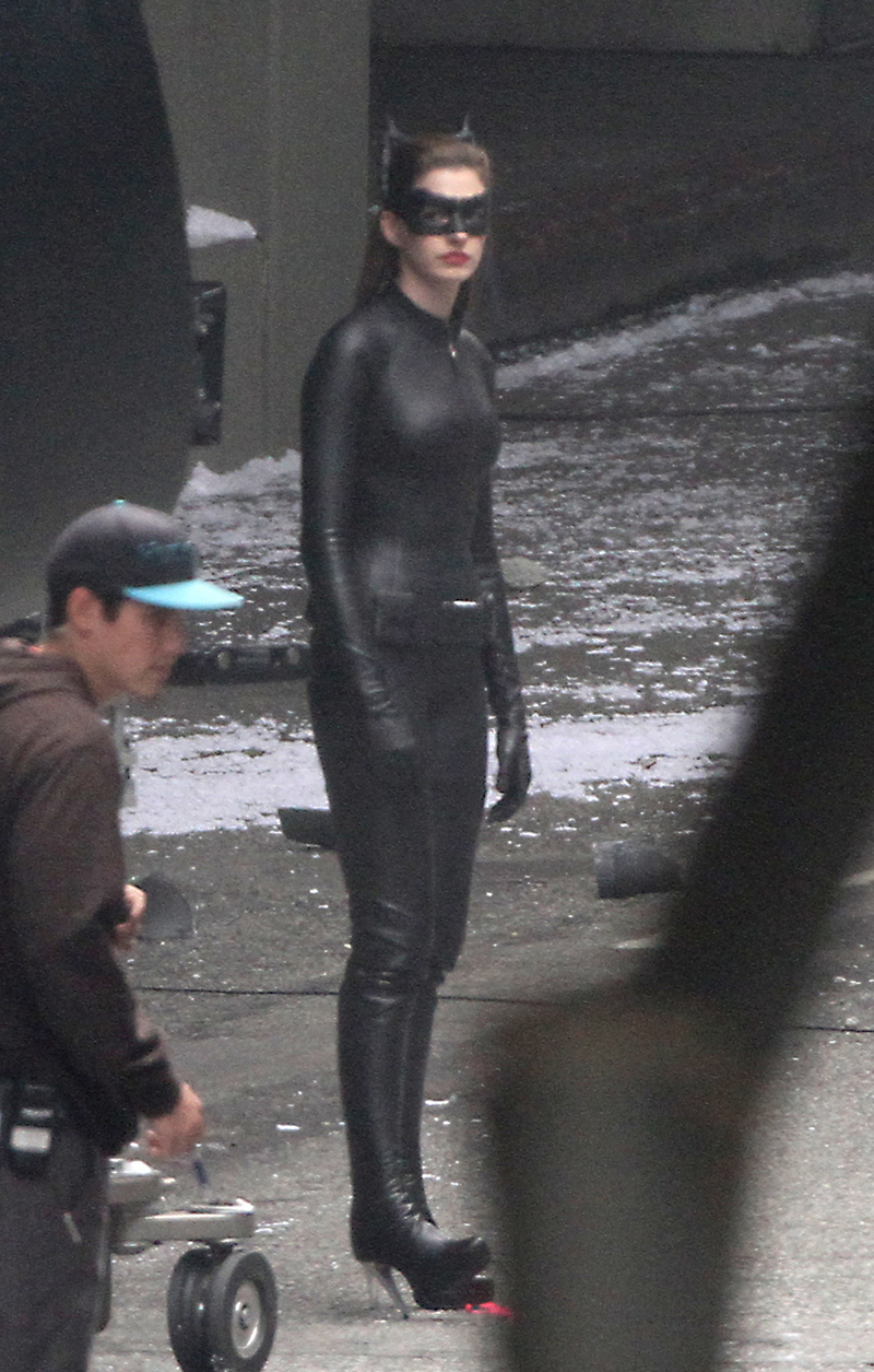Illustration for article titled The Dark Knight Rises — 30 Catwoman Set Pictures